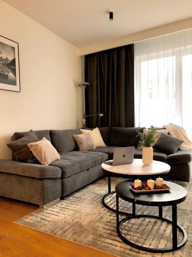 Apartaments Airport Okecie Premium Warschau Buitenkant foto