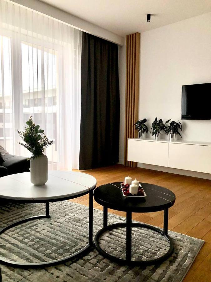 Apartaments Airport Okecie Premium Warschau Buitenkant foto