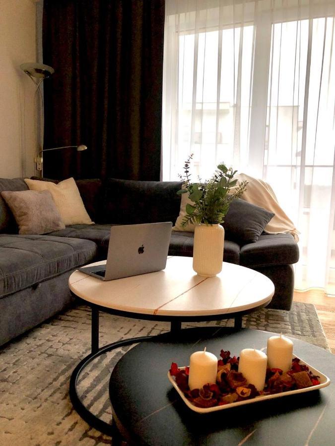 Apartaments Airport Okecie Premium Warschau Buitenkant foto