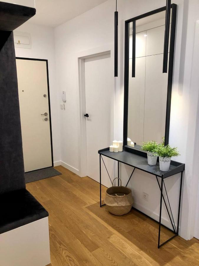 Apartaments Airport Okecie Premium Warschau Buitenkant foto