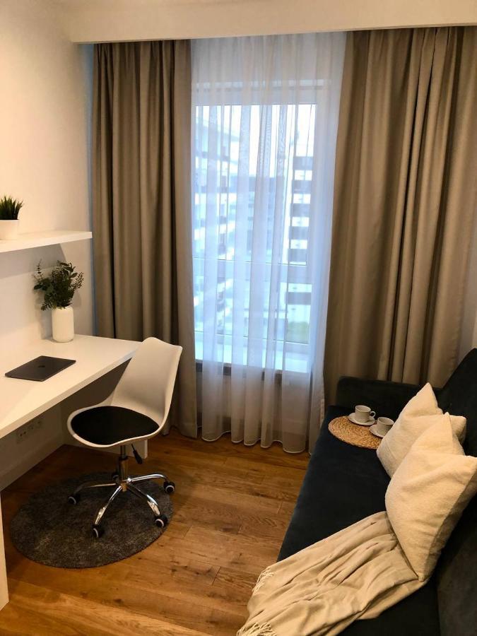Apartaments Airport Okecie Premium Warschau Buitenkant foto